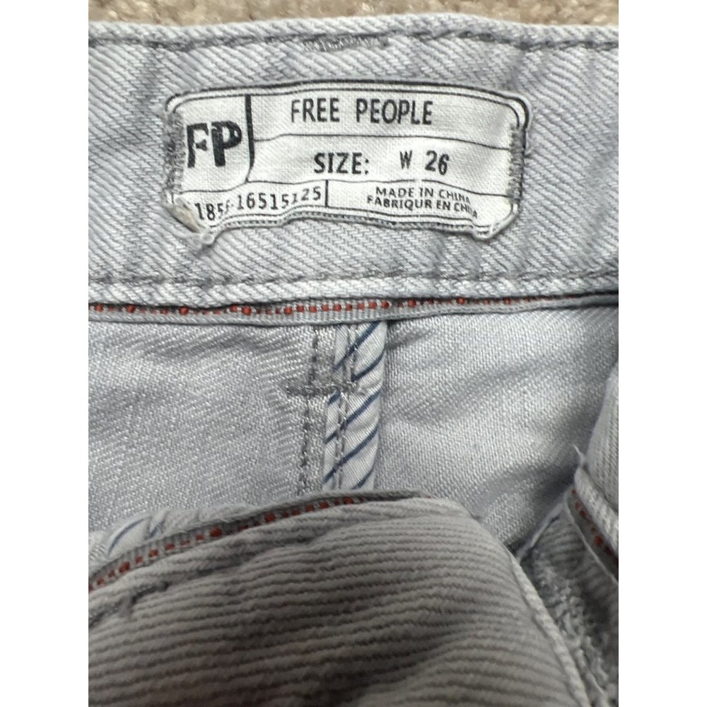 Free People Cutoff Jean Shorts Size 26 - Picture 3 of 5